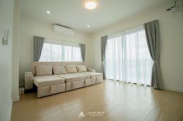 บ้านทรงจั่วผสมปั้นหยาสไตล์โมเดิร์น HB02