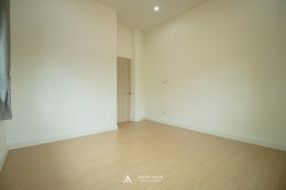 บ้านทรงจั่วผสมปั้นหยาสไตล์โมเดิร์น HB02