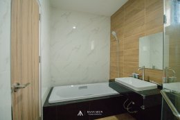 บ้านทรงจั่วผสมปั้นหยาสไตล์โมเดิร์น HB02