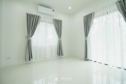 บ้านทรงจั่วผสมปั้นหยาสไตล์โมเดิร์น HB02