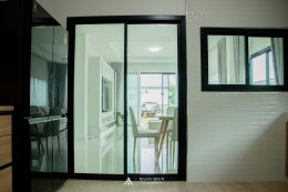 บ้านทรงจั่วผสมปั้นหยาสไตล์โมเดิร์น HB02