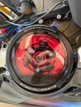 Ducati เติมน้ำมันเครื่องล้นตาแมว