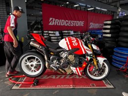Bridgestone Battlax Trackday!!