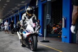 ลองขี่ BMW S1000RR ในสนามช้าง