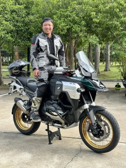 First Ride on the BMW R1300 GS Adventure with ASA Transmission!