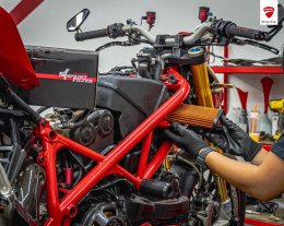 รู้จักพื้นฐานเครื่องยนต์ Ducati: แรงในแบบที่แตกต่าง แต่อะไหล่หลายชิ้นใช้ร่วมกันได้!