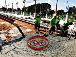 โครงการก่อสร้างถนนคอนกรีตเสริมเหล็ก เลียบคลองรังสิตประยูรศักดิ์ ช่วงคลอง 7 ธัญบุรี หน้าเทศบาลธัญบุรี