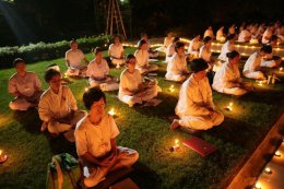 การจาริกปฎิบัติธรรมบูชาพระนวกโพธิ ๑๐๓ รูป ที่ได้รับการบรรพชาและอุปสมบทใต้ต้นพระศรีมหาโพธ์ พุทธคยา ตามโครงการอุปสมบทหมู่เฉลิมพระเกียรติพระบาทสมเด็จพระเจ้าอยู่หัวภูมิพลอดุลยเดชมหาราช