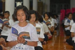 พระวิทยากรกลุ่มเพื่อชีวิตดีงาม ได้รับนิมนต์จากพระครูโอภาสโพธินันท์ ให้มาเป็นพระวิทยากรอบรมนักเรียนโรงเรียนสามชัยอุดมวิทย์ 