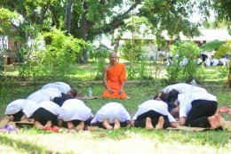 พระวิทยากรกลุ่มเพื่อชีวิตดีงาม ได้รับนิมนต์จากพระครูโอภาสโพธินันท์ ให้มาเป็นพระวิทยากรอบรมนักเรียนโรงเรียนสามชัยอุดมวิทย์ 