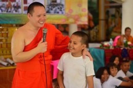 พระวิทยากรกลุ่มเพื่อชีวิตดีงาม ได้รับนิมนต์จากพระครูโอภาสโพธินันท์ ให้มาเป็นพระวิทยากรอบรมนักเรียนโรงเรียนสามชัยอุดมวิทย์ 