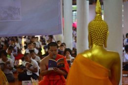 พระวิทยากรกลุ่มเพื่อชีวิตดีงาม ได้รับนิมนต์จากพระครูโอภาสโพธินันท์ ให้มาเป็นพระวิทยากรอบรมนักเรียนโรงเรียนสามชัยอุดมวิทย์ 