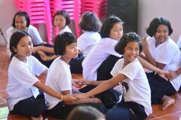 พระวิทยากรกลุ่มเพื่อชีวิตดีงาม ได้รับนิมนต์จากพระครูโอภาสโพธินันท์ ให้มาเป็นพระวิทยากรอบรมนักเรียนโรงเรียนสามชัยอุดมวิทย์ 