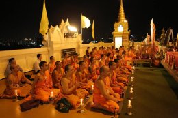 พระวิทยากรกระบวนธรรม จากทั่วประเทศ  ร่วมเจริญพระพุทธมนต์ถวายเป็นพระราชกุศล ถวายพระพรชัยมงคล