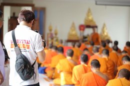ทีมงานจริยธรรมแชนแนล ปฏิบัติหน้าที่บันทึกเทป และภาพนิ่ง ในโครงการอบรมพระวิทยากรกระบวนธรรม รุ่นที่ ๑ ระหว่างวันที่ ๓ -๘ กรกฎาคม ๒๕๕๙ ณ ประเทศอินเดีย
