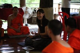 คุณอลิชา ตรีโรจนานนท์ อาจารย์ประจำคณะสื่อสารมวลชน มหาวิทยาลัยเชียงใหม่ เล่าประสบการณ์ เพื่อเสริมสร้างการเรียนรู้การเขียน