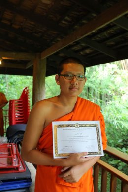 พิธีปิดโครงการพระนักเขียน ภาคเหนือ พระมหาประสิทธ์ ญาณปฺปทีโป วิจารณ์งานเขียน และให้ผู้เข้าอบรมฝึกเขียนถ่ายทอดความรู้สึก