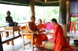 พิธีปิดโครงการพระนักเขียน ภาคเหนือ พระมหาประสิทธ์ ญาณปฺปทีโป วิจารณ์งานเขียน และให้ผู้เข้าอบรมฝึกเขียนถ่ายทอดความรู้สึก