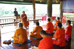 พิธีปิดโครงการพระนักเขียน ภาคเหนือ พระมหาประสิทธ์ ญาณปฺปทีโป วิจารณ์งานเขียน และให้ผู้เข้าอบรมฝึกเขียนถ่ายทอดความรู้สึก