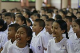 ค่ายคุณธรรมจริยธรรมนักเรียน โรงเรียนพวงคราม นักเรียนชั้นประถมศึกษาชั้นปีที่ 1-4 บรรยายโดยคณะพระวิทยากรกลุ่มใต้ร่มพุทธธรรม 