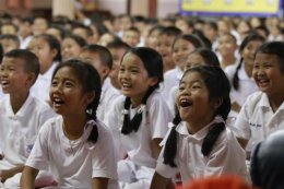 ค่ายคุณธรรมจริยธรรมนักเรียน โรงเรียนพวงคราม นักเรียนชั้นประถมศึกษาชั้นปีที่ 1-4 บรรยายโดยคณะพระวิทยากรกลุ่มใต้ร่มพุทธธรรม 