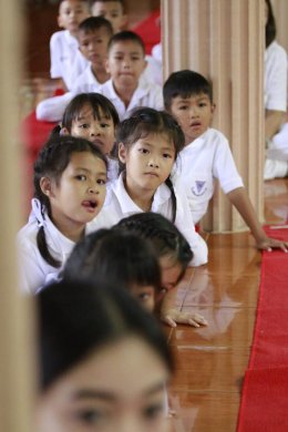 ค่ายคุณธรรมจริยธรรมนักเรียน โรงเรียนพวงคราม นักเรียนชั้นประถมศึกษาชั้นปีที่ 1-4 บรรยายโดยคณะพระวิทยากรกลุ่มใต้ร่มพุทธธรรม 