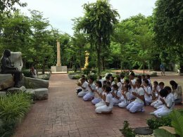 คณะครู นักเรียนโรงเรียนแจ้งวิทยา โรงเรียนการกุศลของวัดในพระพุทธศาสนา อำเภอเมืองสงขลา จังหวัดสงขลา ทัศนศึกษา ณ วัดสระเกศราชวรมหาวิหาร