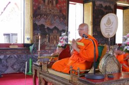 ณ พระอุโบสถวัดสระเกศ ราชวรมหาวิหาร องค์พระธรรมกถึก แสดงพระธรรมเทศนา เรื่อง ศีล โดย พระราชธีรคุณ เนื่องในวันธรรมะสวนะ ( วันพระ )