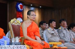 พระวิจิตรธรรมาภรณ์ ผู้ช่วยเจ้าอาวาสวัดสระเกศ เป็นประธานในพิธีไหว้ครู มอบทุนการศึกษาและให้โอวาท นักเรียนโรงเรียนวัดสระเกศ