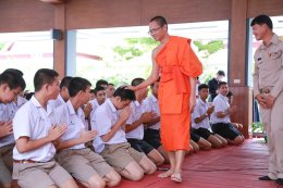 พระวิจิตรธรรมาภรณ์ ผู้ช่วยเจ้าอาวาสวัดสระเกศ เป็นประธานในพิธีไหว้ครู มอบทุนการศึกษาและให้โอวาท นักเรียนโรงเรียนวัดสระเกศ