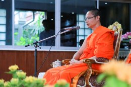 พระวิจิตรธรรมาภรณ์ ผู้ช่วยเจ้าอาวาสวัดสระเกศ เป็นประธานในพิธีไหว้ครู มอบทุนการศึกษาและให้โอวาท นักเรียนโรงเรียนวัดสระเกศ