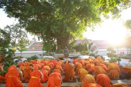 พระวิทยากรกระบวนธรรม ๘๖ รูป จากทั่วประเทศ เข้าสักการะรูปหล่อเจ้าประคุณสมเด็จพระพุฒาจารย์ (เกี่ยว อุปเสณมหาเถร) ผู้ก่อตั้ง สำนักงานส่งเสริมคุณธรรม จริยธรรมฯ