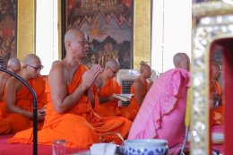 ณ พระอุโบสถวัดสระเกศ ราชวรมหาวิหาร องค์พระธรรมกถึก แสดงพระธรรมเทศนา เรื่อง ศีล โดย พระราชธีรคุณ เนื่องในวันธรรมะสวนะ ( วันพระ )