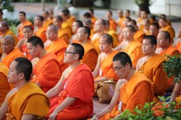 พระวิทยากรกระบวนธรรม ๘๖ รูป จากทั่วประเทศ เข้าสักการะรูปหล่อเจ้าประคุณสมเด็จพระพุฒาจารย์ (เกี่ยว อุปเสณมหาเถร) ผู้ก่อตั้ง สำนักงานส่งเสริมคุณธรรม จริยธรรมฯ