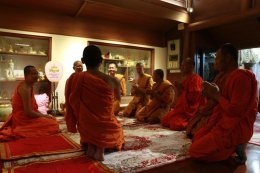 คณะศิษยานุศิษย์ถวายภัตตาหารเพลคณะวิทยากรกลุ่มใต้ร่มพุทธธรรม โดย มีพระวิจิตรธรรมาภรณ์ เป็นประธานอนุโมทนาและกล่าวสัมโมทนียกถา