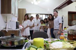 คณะศิษยานุศิษย์ถวายภัตตาหารเพลคณะวิทยากรกลุ่มใต้ร่มพุทธธรรม โดย มีพระวิจิตรธรรมาภรณ์ เป็นประธานอนุโมทนาและกล่าวสัมโมทนียกถา