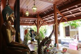 คณะศิษยานุศิษย์ถวายภัตตาหารเพลคณะวิทยากรกลุ่มใต้ร่มพุทธธรรม โดย มีพระวิจิตรธรรมาภรณ์ เป็นประธานอนุโมทนาและกล่าวสัมโมทนียกถา