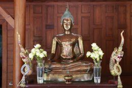 คณะศิษยานุศิษย์ถวายภัตตาหารเพลคณะวิทยากรกลุ่มใต้ร่มพุทธธรรม โดย มีพระวิจิตรธรรมาภรณ์ เป็นประธานอนุโมทนาและกล่าวสัมโมทนียกถา