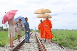 พระเดชพระคุณพระพรหมสิทธิ มอบหมายพระวิจิตรธรรมาภรณ์ ให้ตรวจเยี่ยมให้กำลังใจโยมซึ่งทำนาในที่ธรณีสงฆ์ของวัดสระเกศ ในเขตพื้นที่อำเภอปากท่อ จังหวัดราชบุรี