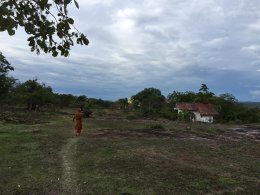 เลขานุการเจ้าคณะภาค 10 เยี่ยมวัดหลวงปู่พรหมา อายุ 103 ปี จังหวัดอุบลฯ