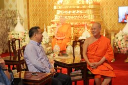 คุณวิชัย และคุณเอมอร ศรีวัฒนประภา พร้อมครอบครัว ร่วมทำบุญฉลองการคว้าแชมป์พรีเมียร์ลีก อังกฤษ ของสโมสรฟุตบอล เลสเตอร์ ซิตี้