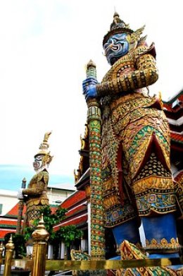 Grand Palace & Top 3 Temples, A Day Tour 