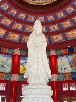 【集团高层参观SPI巴真府工业园区、拜泰国最大白玉观音】