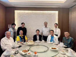 【ประธานและ CEO ของกลุ่มเอเชียแมส เข้าร่วมงานเลี้ยงวันเกิดของคุณไช่ ไป่ซาน ประธานสำนักงานกฎหมายยุติธรรมแห่งประเทศไทย】