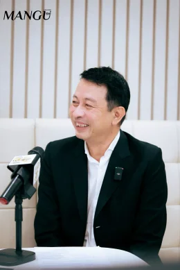 【คุณกัวรุ่ย ประธานกลุ่ม สัมภาษณ์พิเศษบุคคลขึ้นปก: คุณนิตินัย ศิริสมรรถการ ประธานเจ้าหน้าที่บริหาร กลุ่มบริษัท คิง เพาเวอร์】
