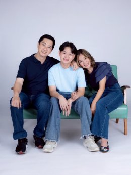 ถ่ายรูปครอบครัวในสตูดิโอ: คู่มือครบก่อนจองสตูและช่างภาพ