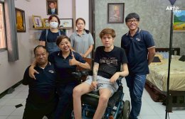 มูลนิธิอาร์ตโนแฮนด์ ลงพื้นที่เยี่ยมศิลปินพิการ "ป็อป กฤชติณท์"