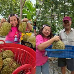 มูลนิธิอาร์ตโนแฮนด์  เยี่ยมชมฟาร์มผัก  "น้าเช็ค สุทธิพงศ์" 