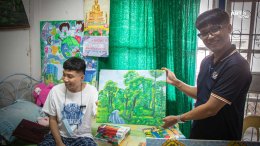 มูลนิธิอาร์ตโนแฮนด์ ลงพื้นที่เยี่ยมศิลปินพิการ "น้องเพิร์ท ศุภกร"