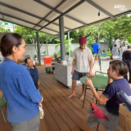 มูลนิธิอาร์ตโนแฮนด์  เยี่ยมชมฟาร์มผัก  "น้าเช็ค สุทธิพงศ์" 